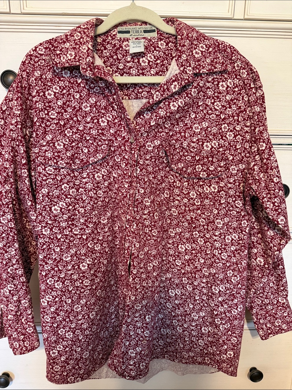 Vintage Terra Women's Red Floral Button-Up Shirt
